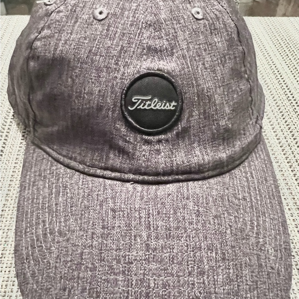 Titleist Textured Gray Hat. Performance. Adjustab… - image 1